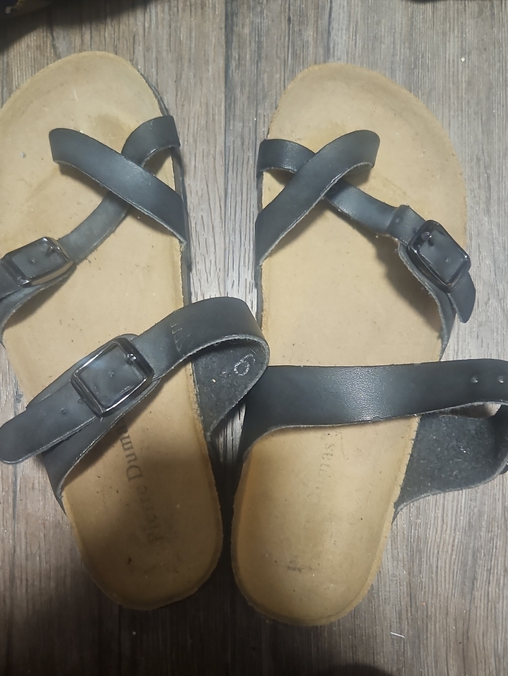 Good Condition Pierre Dumas Sz. 6 Sandals